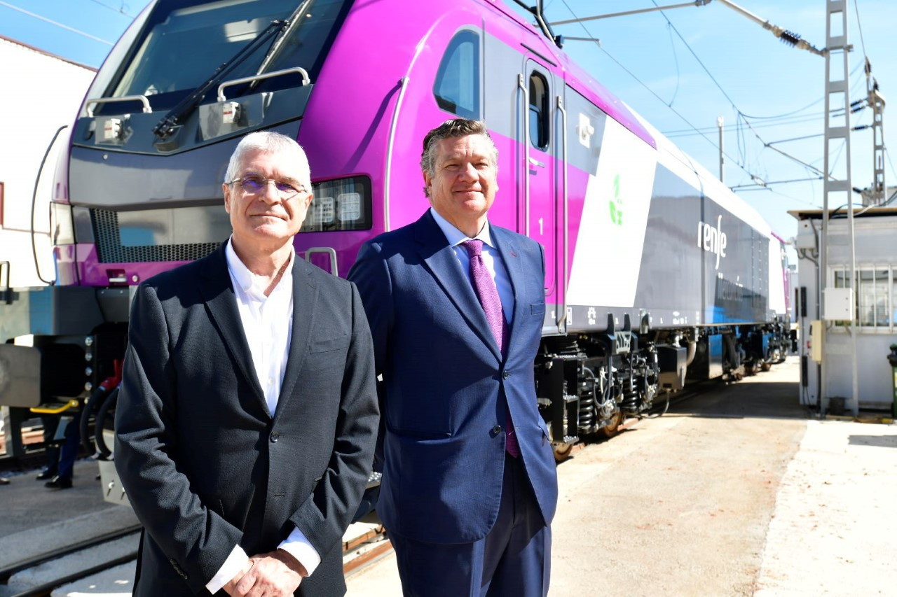 Renfe Mercanc As Ultima La Recepci N De Locomotoras De Gran Potencia