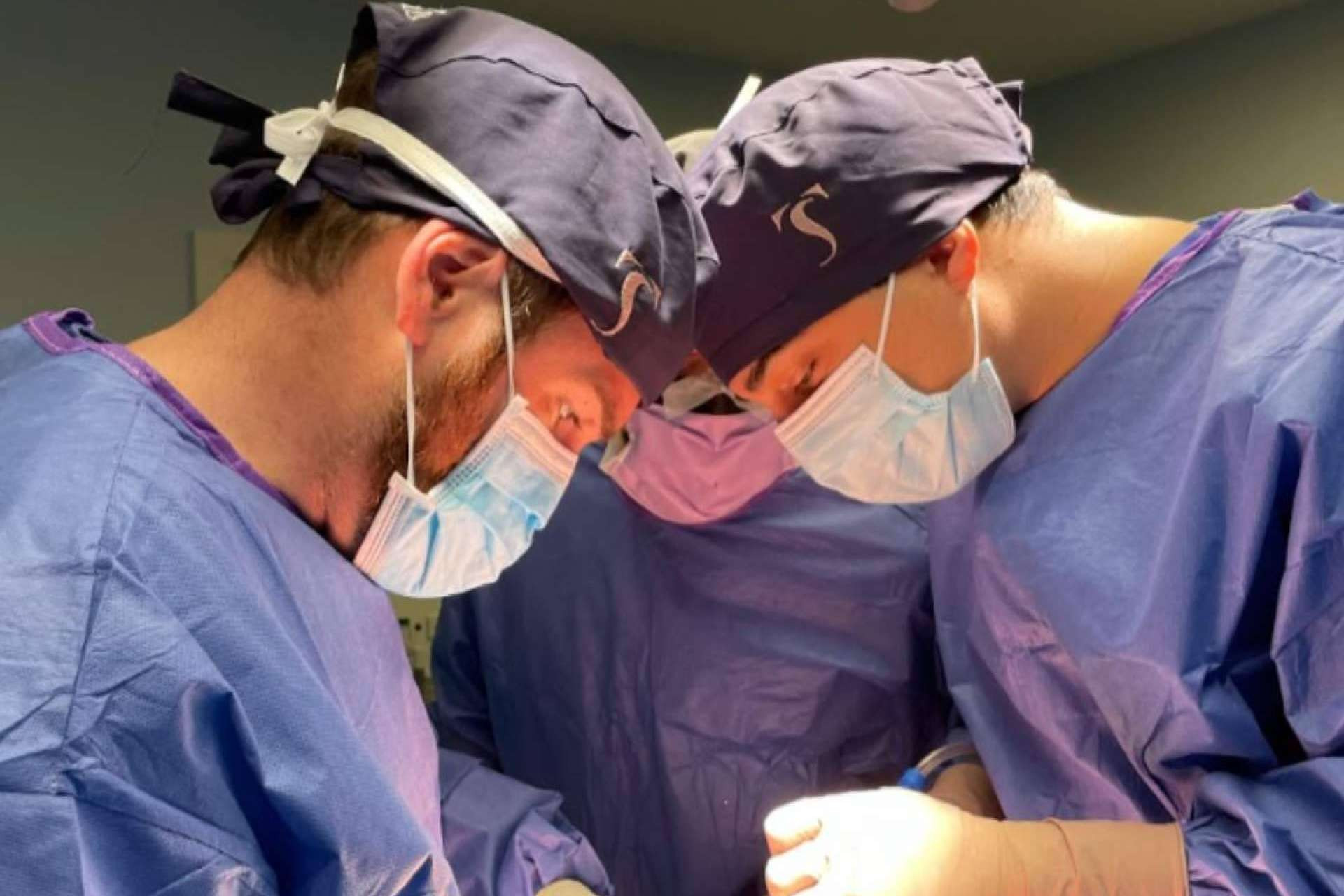  El Doctor Soler realiza con éxito la primera cirugía de prótesis de cadera bilateral en España mediante la técnica Directo Superior mínimamente invasivo 
