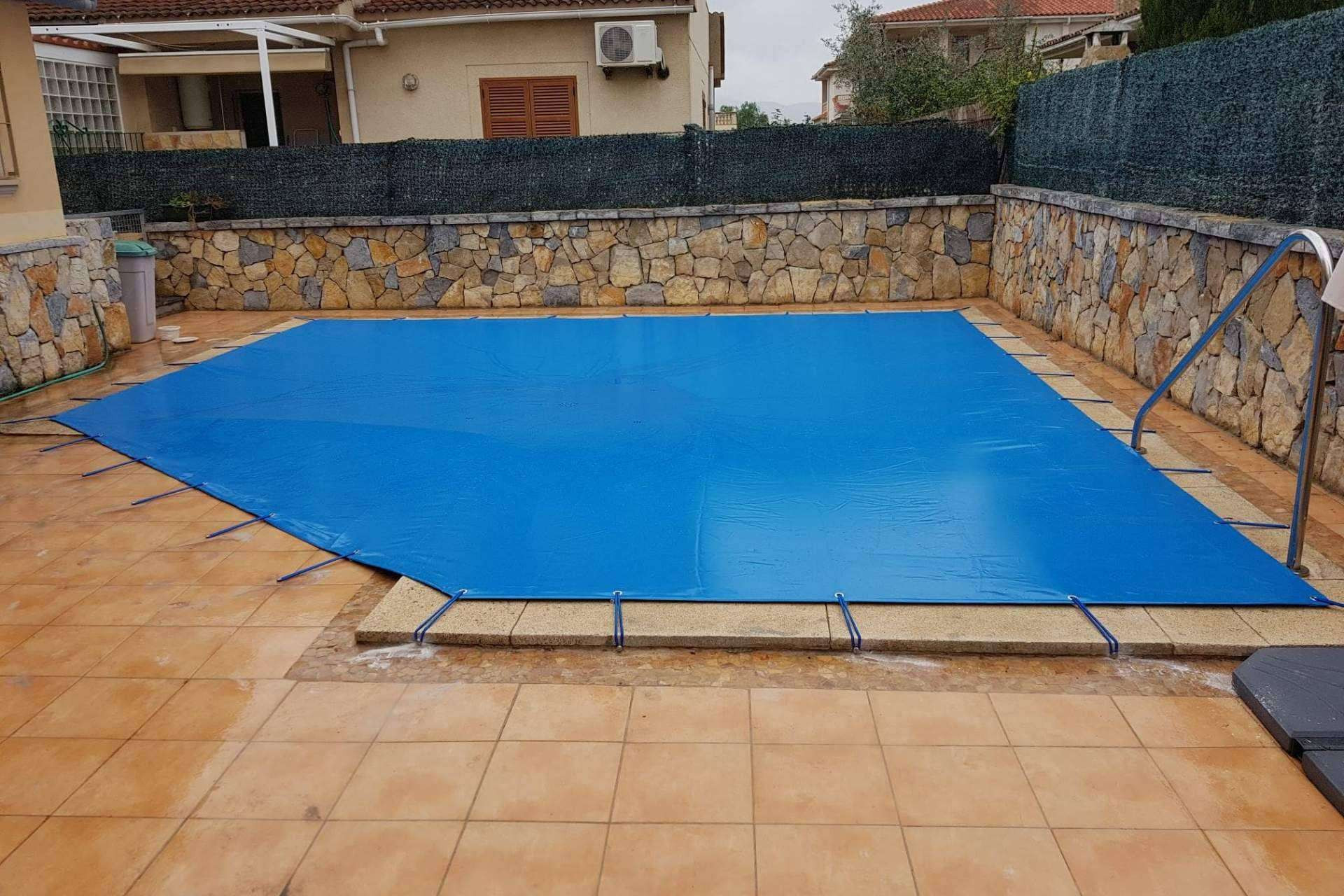 Cobertor de barras piscina - International Coverpool