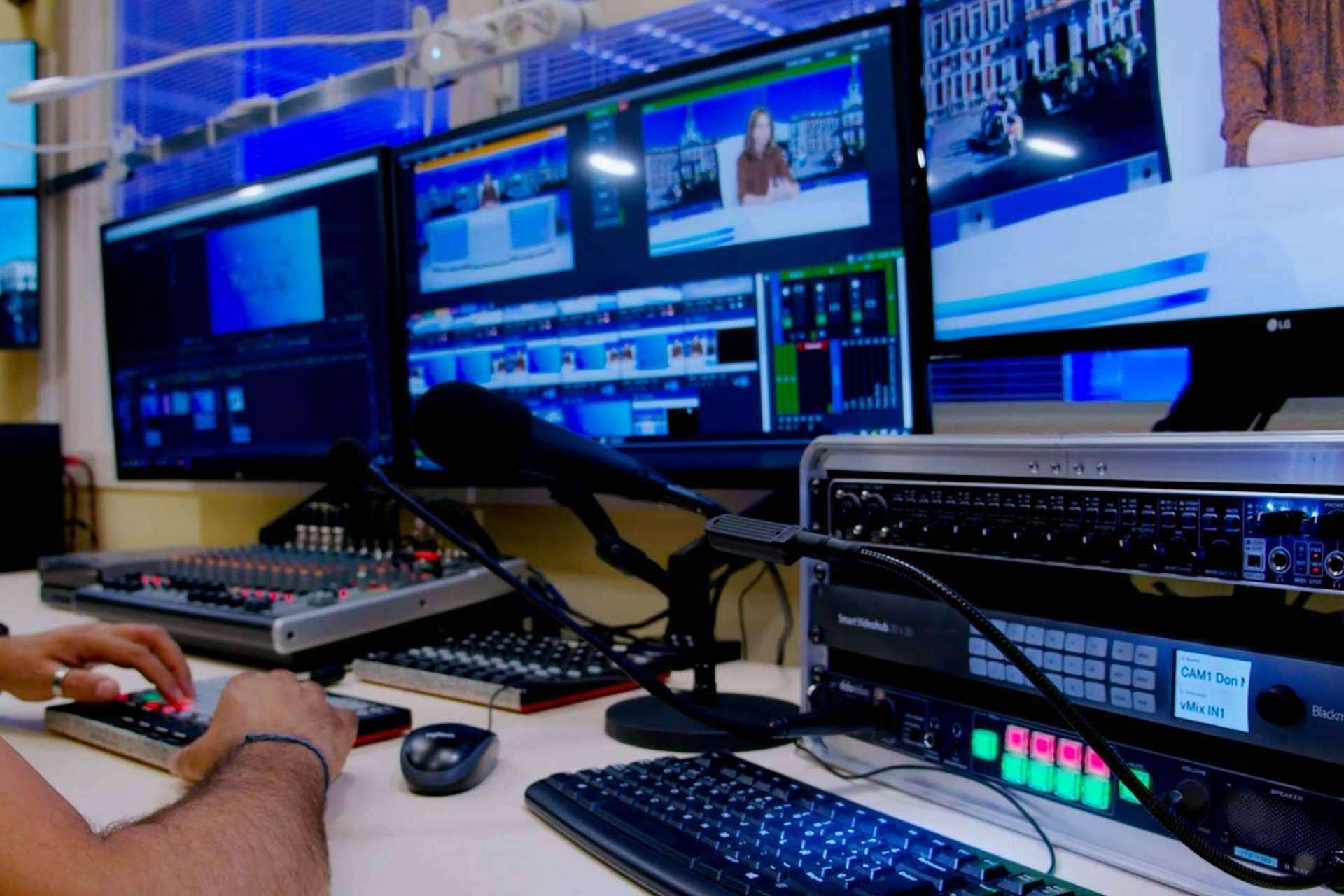  Los especialistas de Excelencia Médica TV llevan a cabo vídeos verticales para RRSS profesionales 