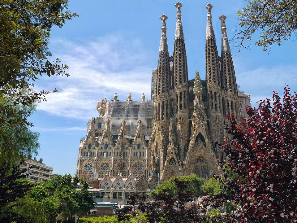  Barcelona, ¿cuáles son los museos y monumentos más populares? 