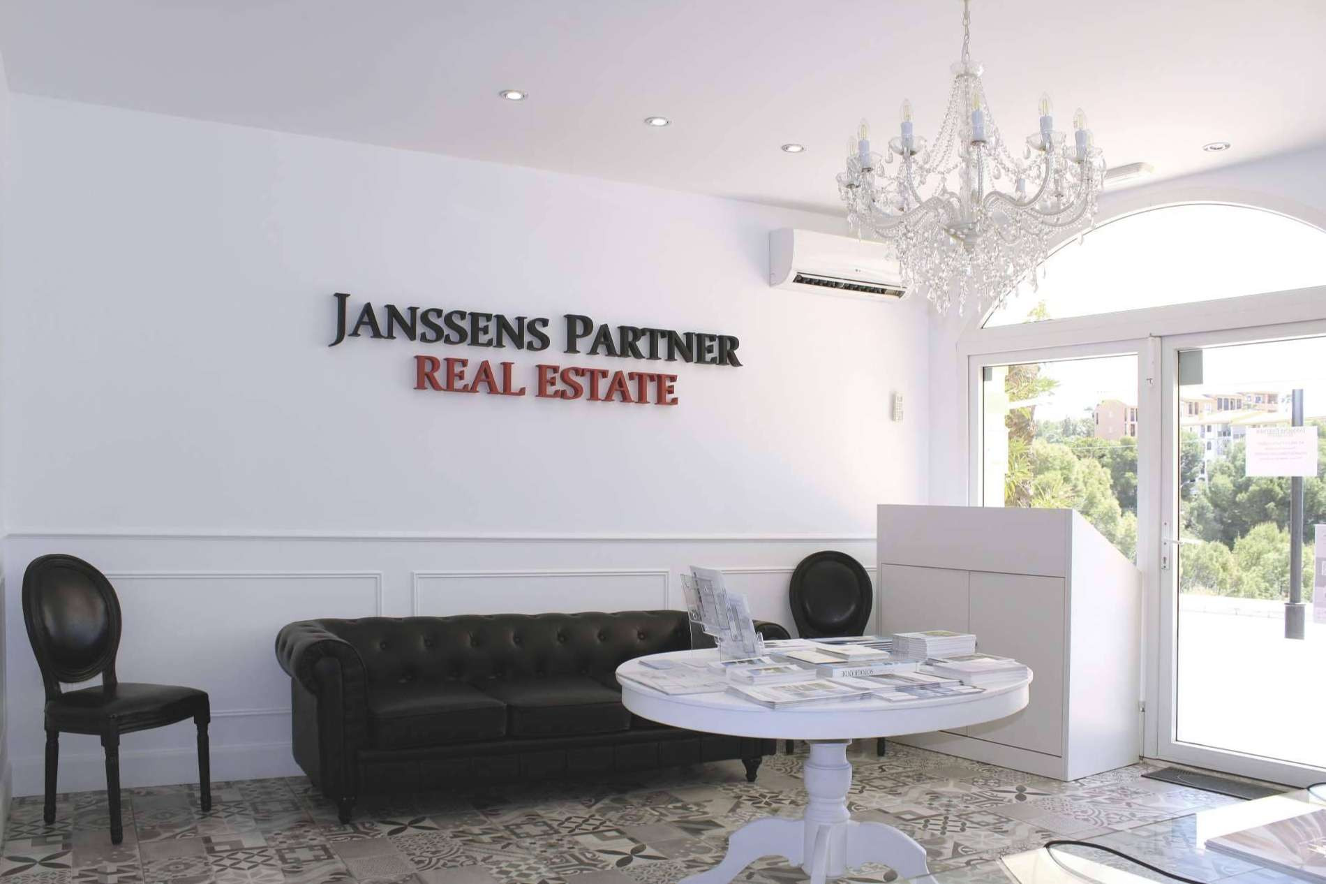  Janssens Partner Real Estate cuenta con casi 30 años de trayectoria operando con propiedades en la Costa Blanca 