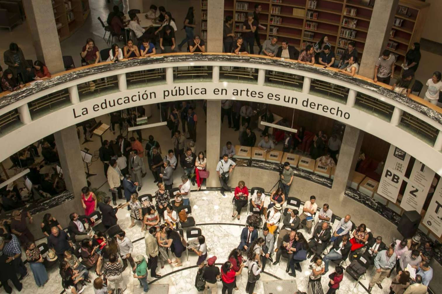  La Universidad de las Artes de Ecuador; una institución de vanguardia en la educación artística internacional 