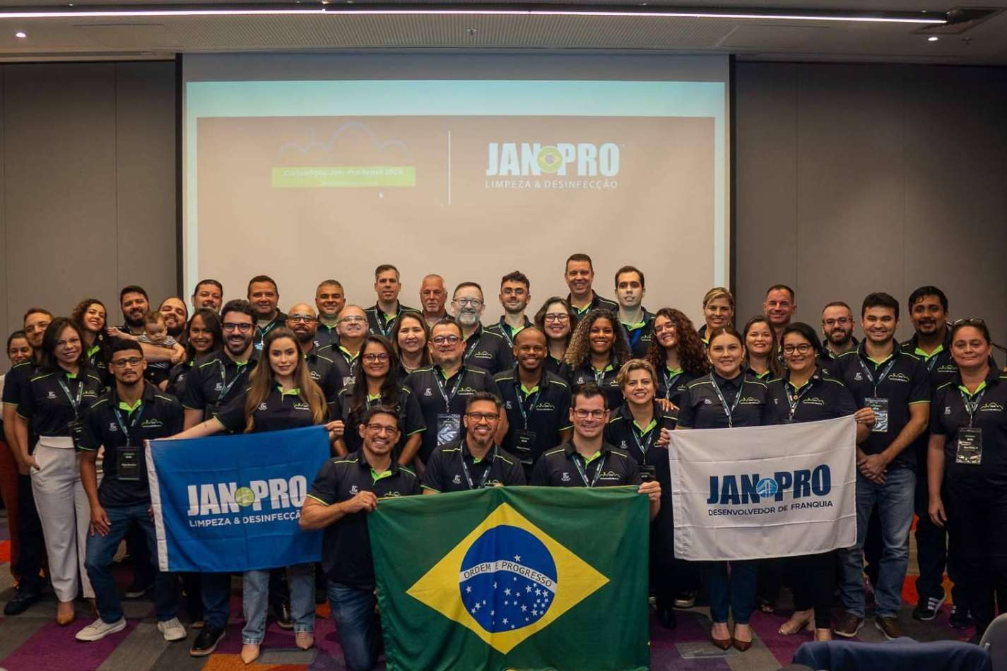  Oportunidade de Ouro; Jan-Pro Brasil Busca Master Franqueados para Expansão no Nordeste 