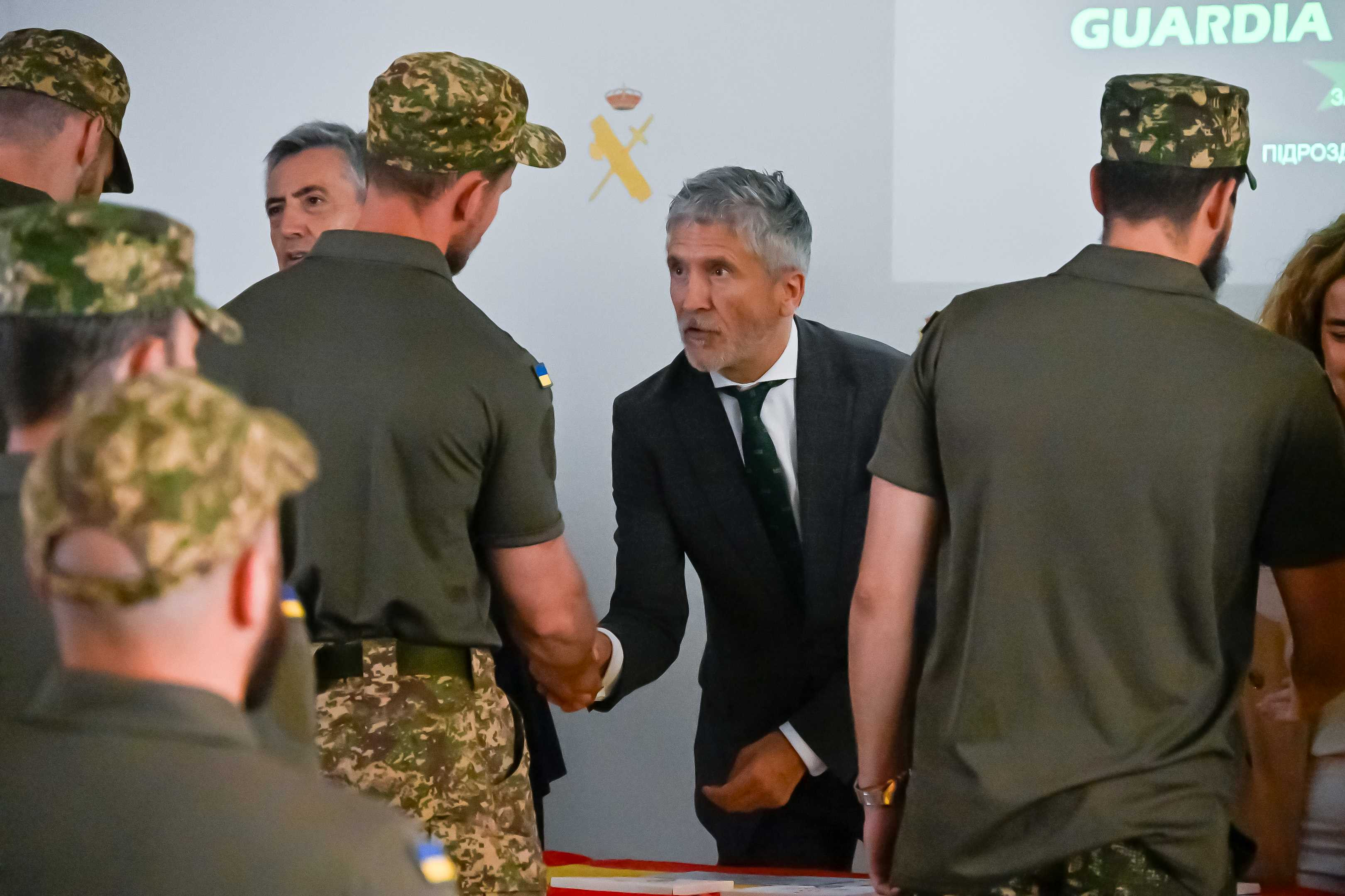  Grande-Marlaska reafirma el apoyo de España a Ucrania en la clausura del curso de adiestramiento impartido por la Guardia Civil a la Gendarmería Nacional 