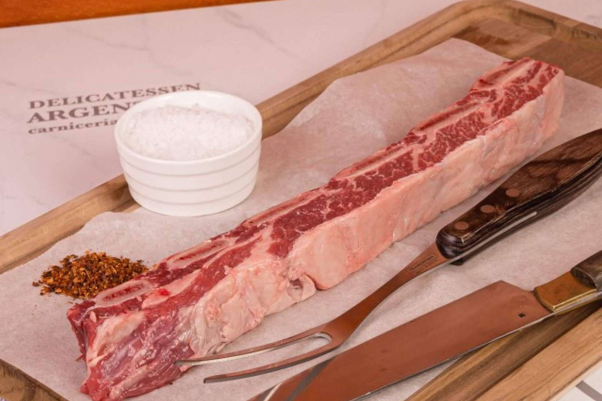  Tira de asado Angus, la carne más típica del asado argentino 