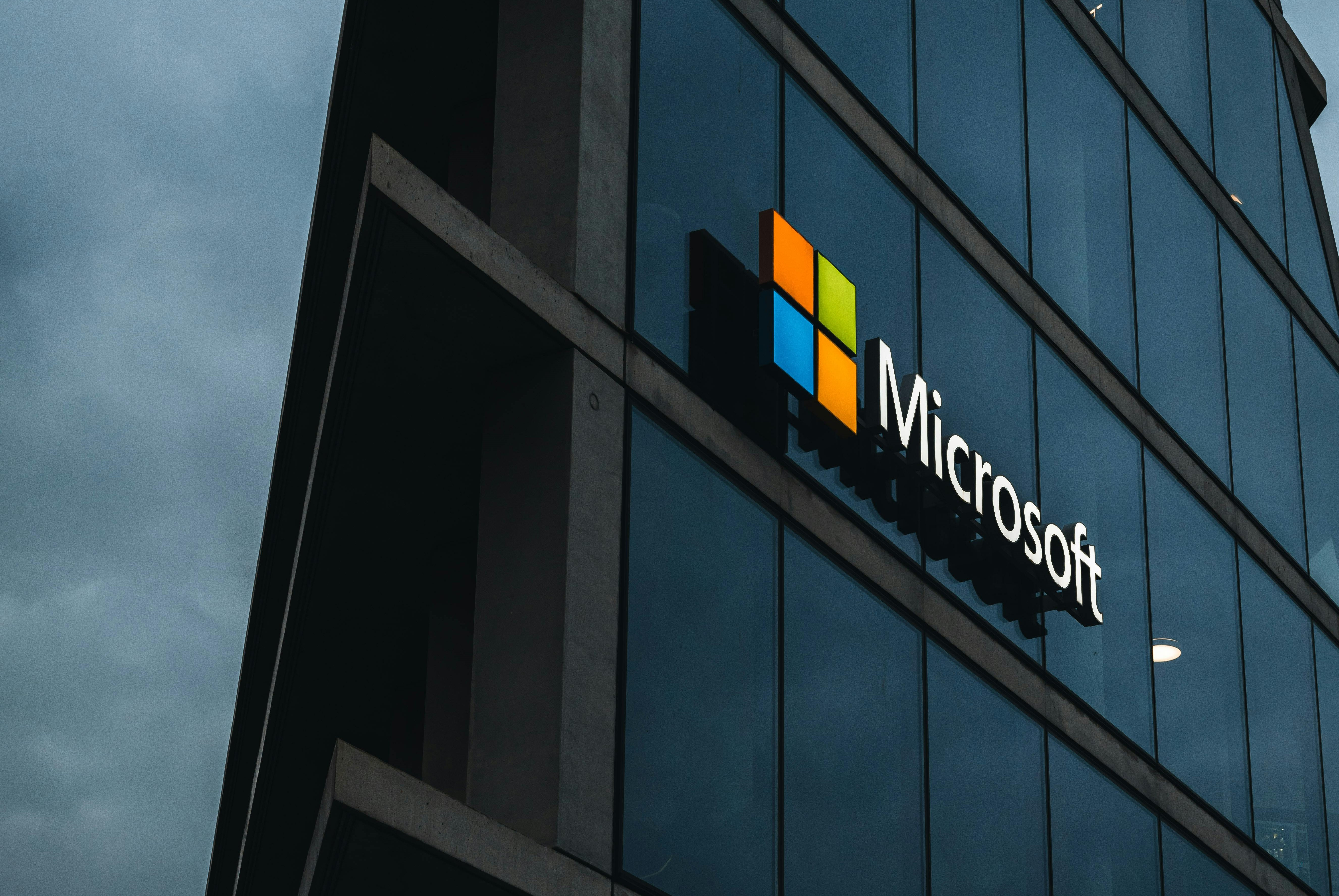  El sector TIC alerta tras el colapso de Microsoft: “El exceso pasa factura” 