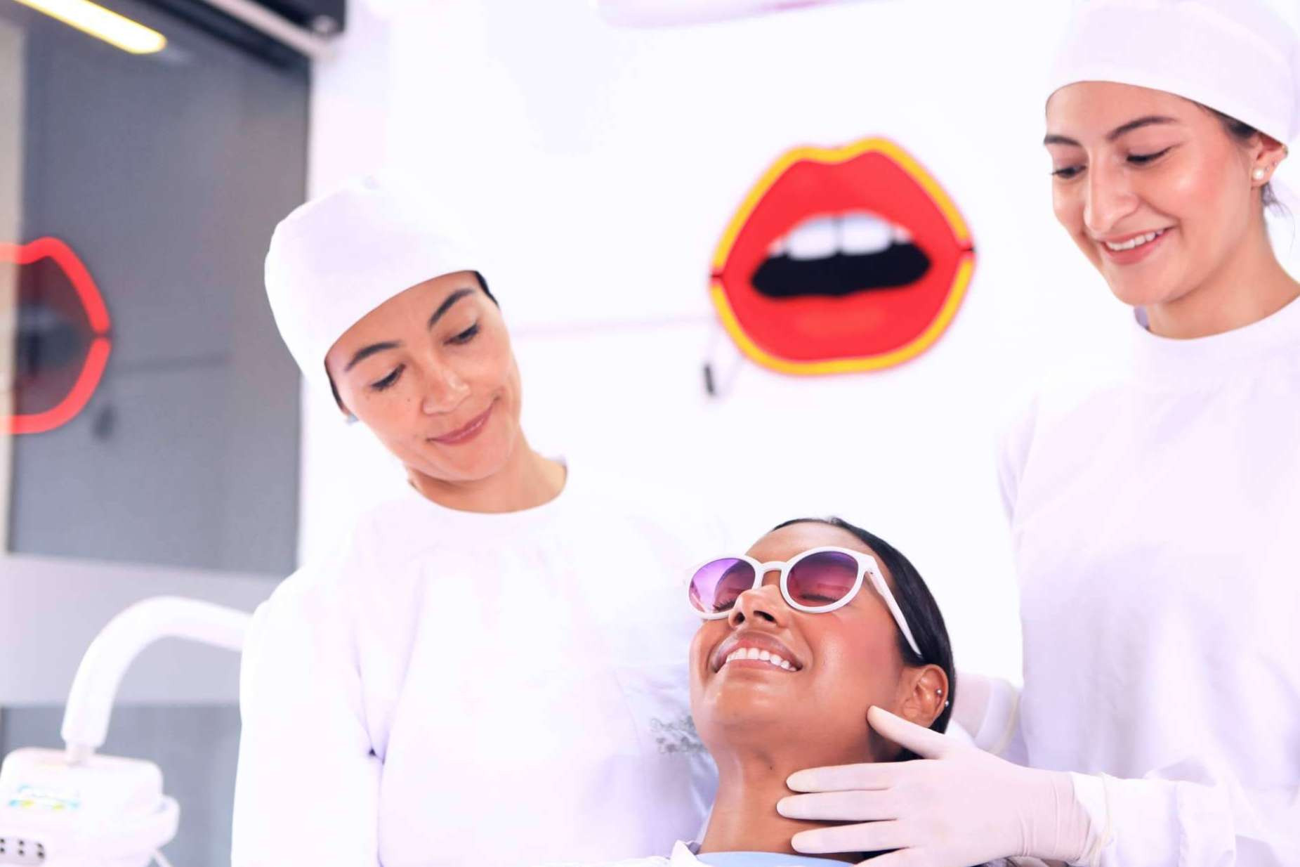  Diseño de sonrisa, el tratamiento dental de mayor demanda en Odontología de Marlon Becerra 