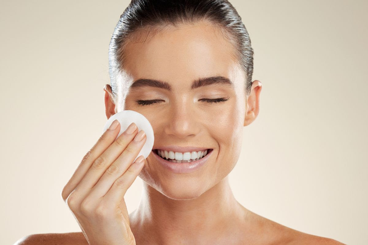  Gel limpiador facial con prebiótico para una piel radiante 