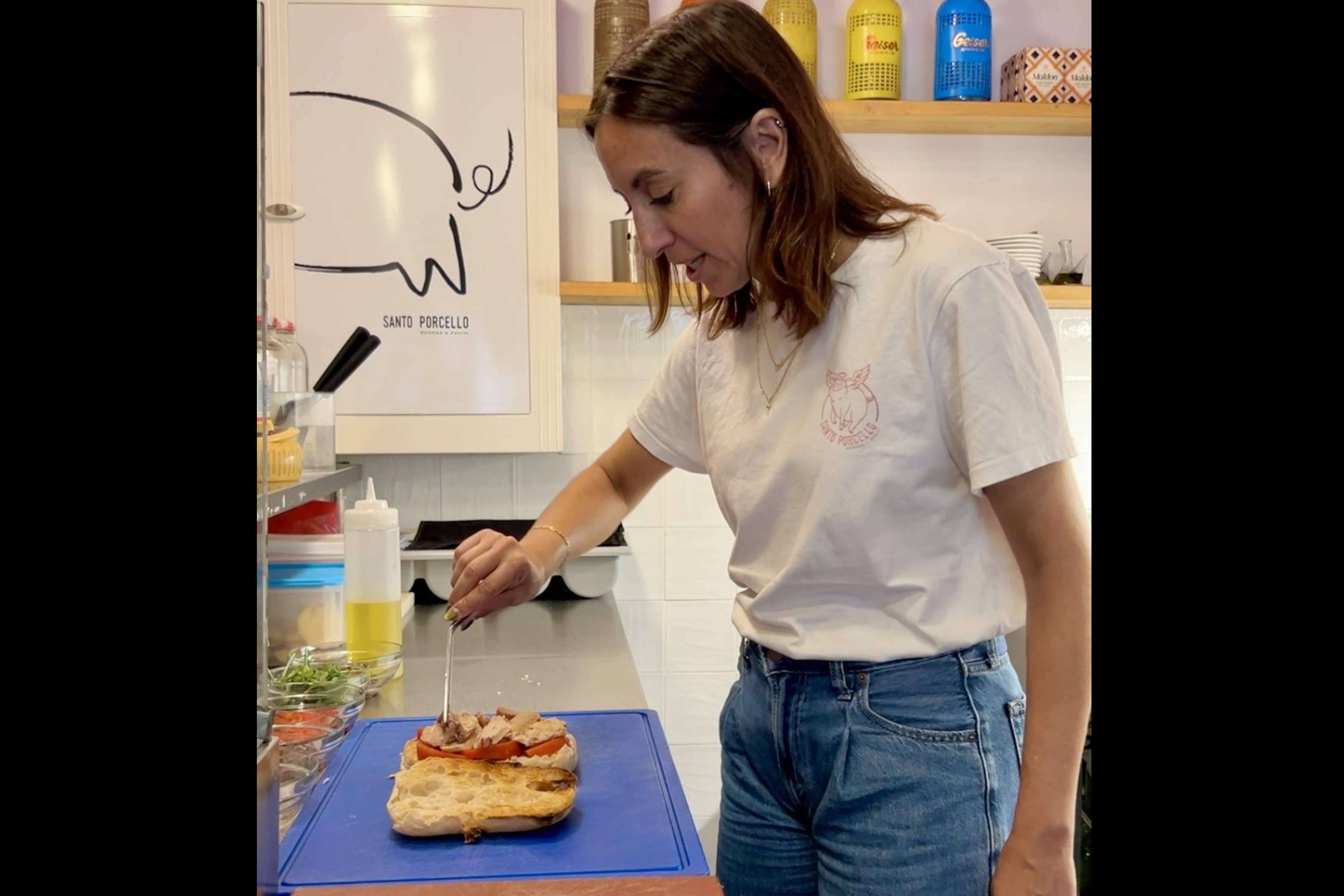  El panino mediterráneo especial de Ariana Díaz en la bodega y charcuteria italiana Santo Porcello 