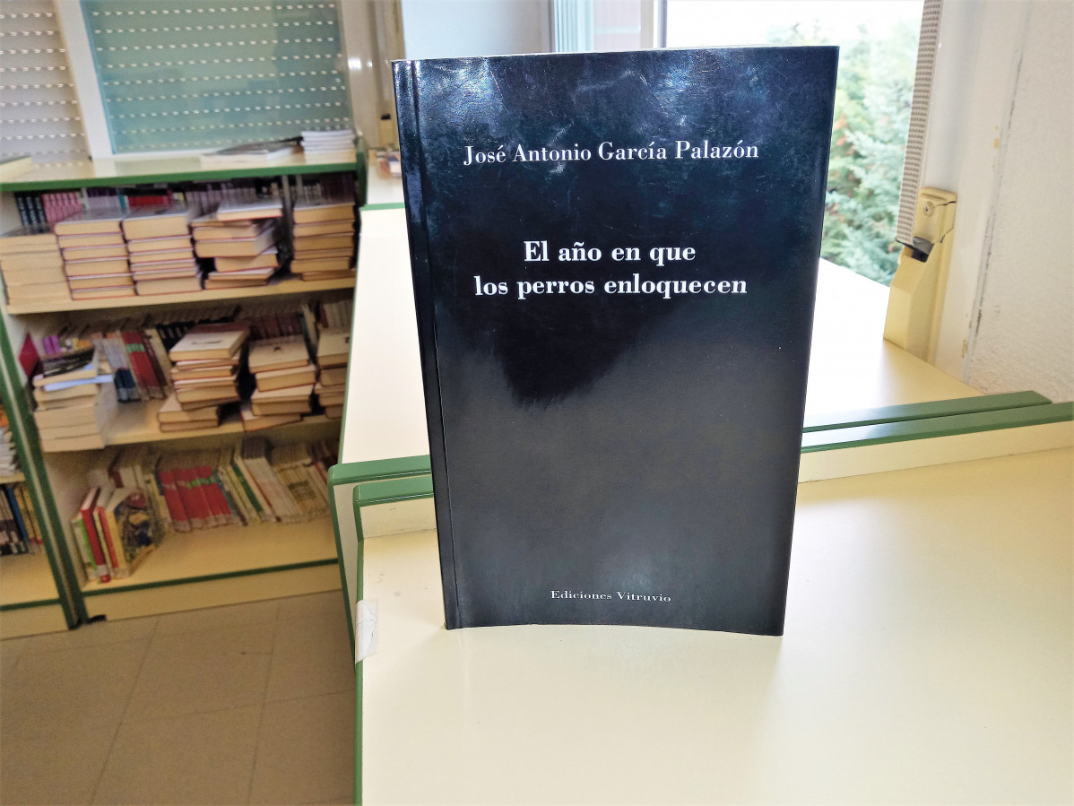 EL AÑO EN QUE LOS PERROS ENLOQUECEN