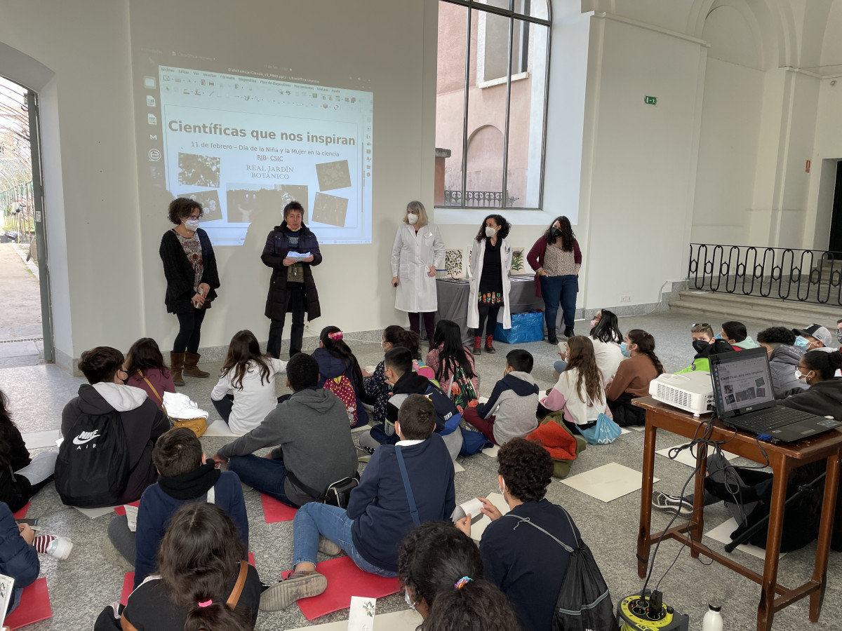 Mujer y Niña Ciencia RJB 2022 1