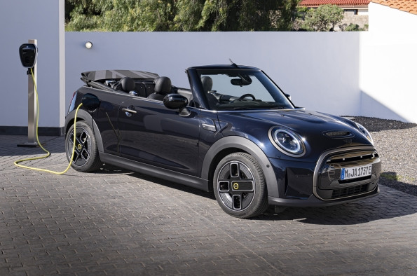 MINI Cooper SE Cabrio 1