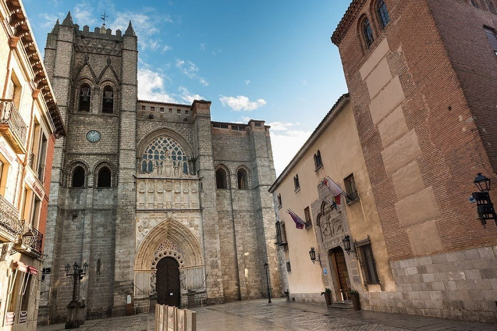 Catedral de Ávila y Hotel Palacio Vaderrábanos