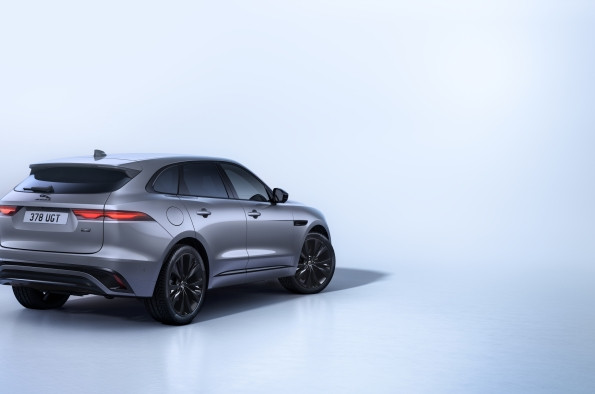 Jaguar F PACE 2