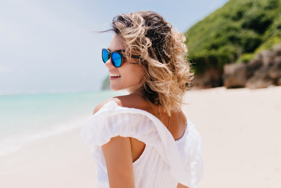 Cabello mujer playa