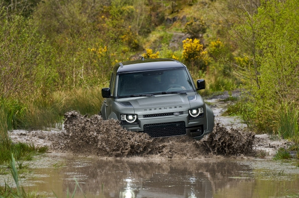 Land Rover Defender OCTA 4