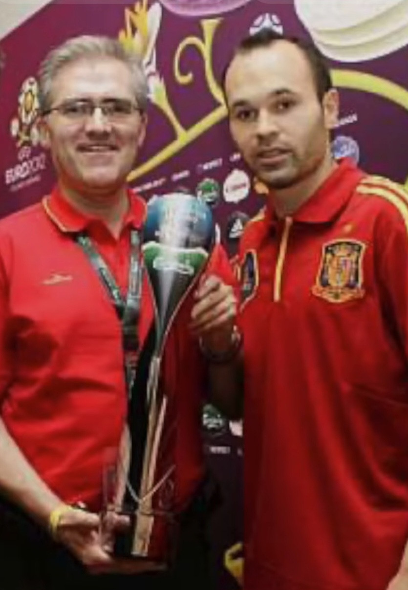 Andres iniesta, mejor jugador eurocopa 2012