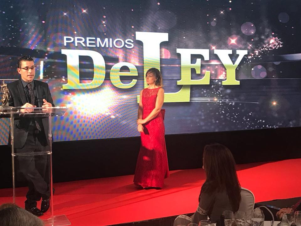 PARDO GEIJO RECOGIENDO UN PREMIO EN 2017