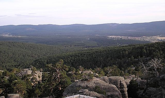 640px Tierra de Pinares desde Castroviejo, al fondo Covaleda y Duruelo. Soria Sapin.