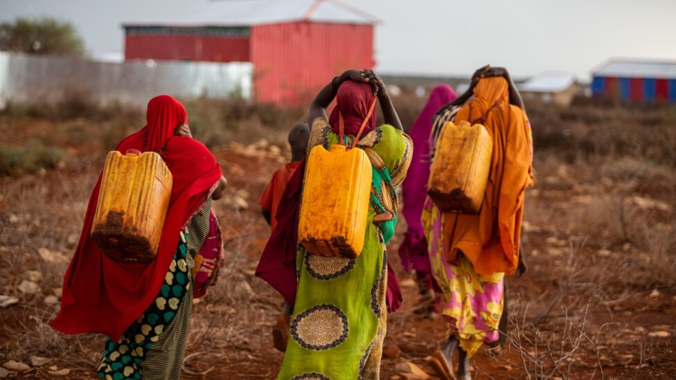 Mujeres agua Baidoa SO Somalia Shutterstock Unctad