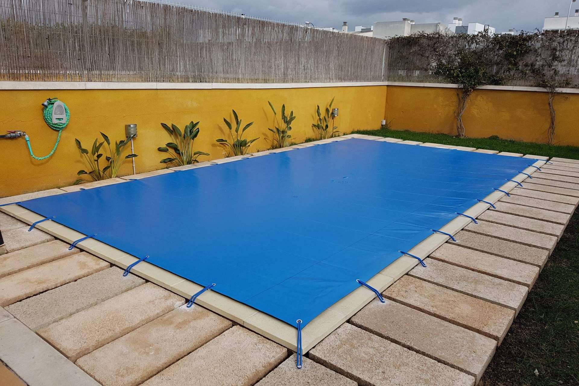 Cobertor de invierno: características, tipos y accesorios - Cobertores para  Piscina